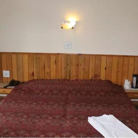 Hotel Manali Continental Kültér fotó