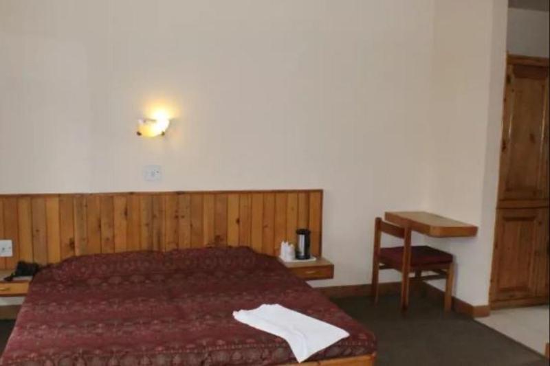 Hotel Manali Continental Kültér fotó