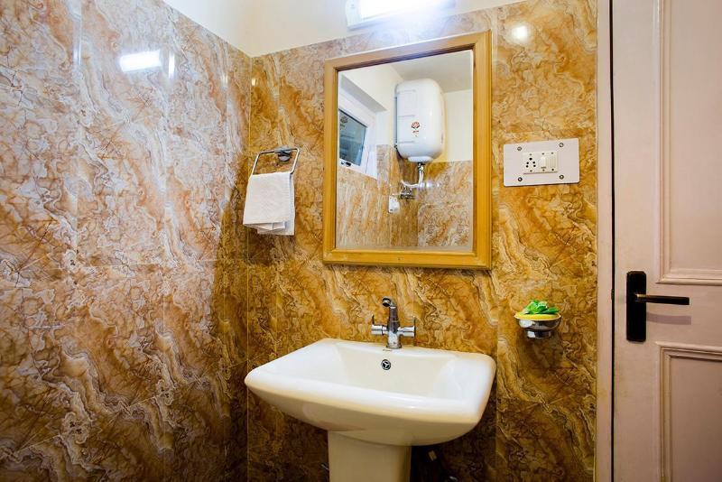 Hotel Manali Continental Kültér fotó