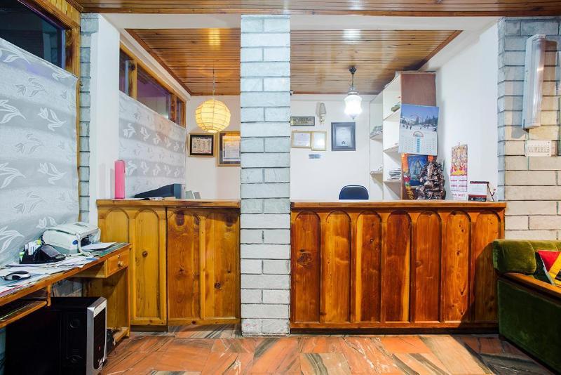 Hotel Manali Continental Kültér fotó